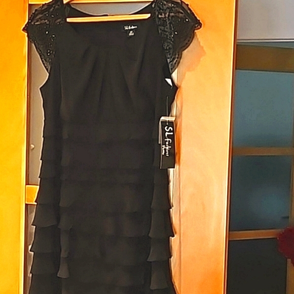 🖤 Black Evening Dress - Picture 5 of 10